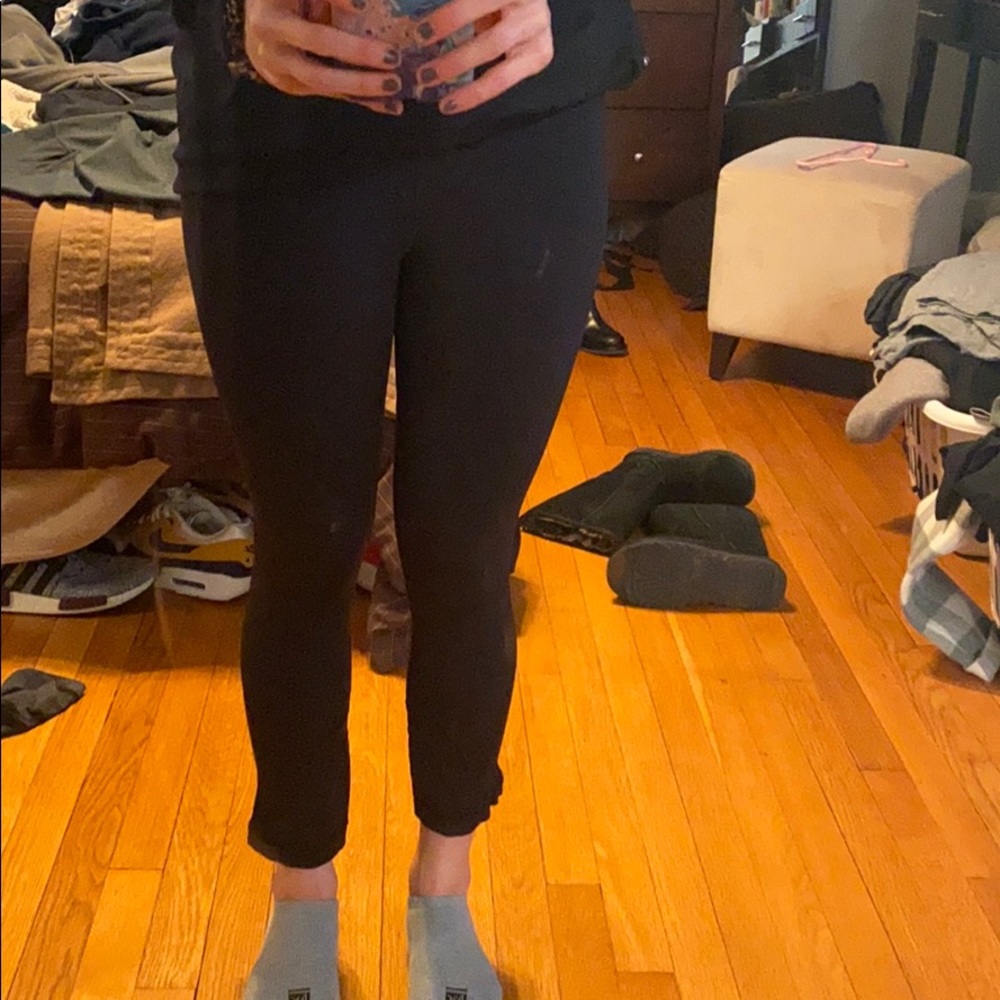 Black lululemon crops size 6